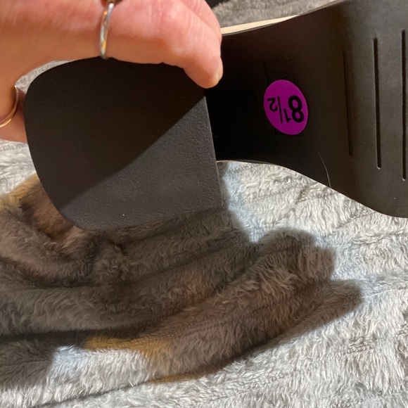 MIA Off-White Ankle Booties - Picture 8 of 9